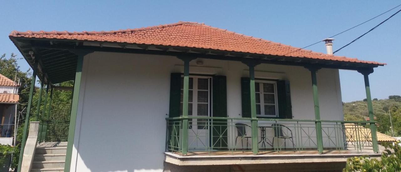 Anesis Villa Aszprojerakáta Kültér fotó